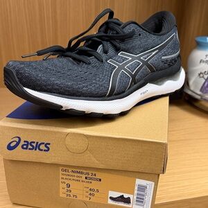 ASICS Gel-Nimbus 24 Black and Silver Running Shoes